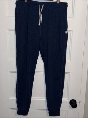 Vuori navy Women's Performance Joggers large
